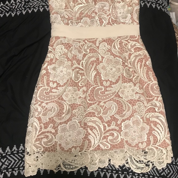 Off White lace & nude mini dress - Picture 2 of 3